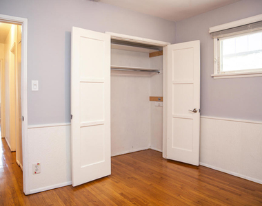 7601 Flight Avenue - Photo Thumbnail 28