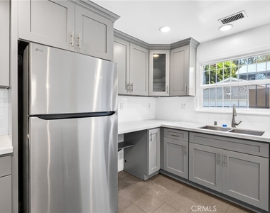 2860 Pacific - Photo Thumbnail 25