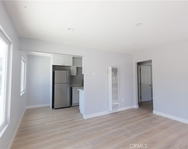 651 Ward - Photo Thumbnail 3