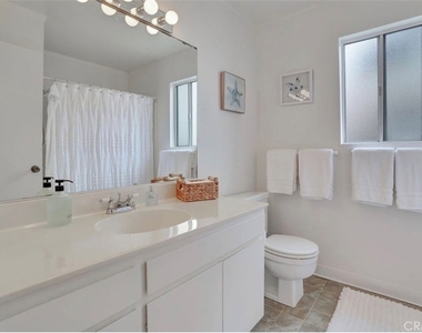 517 Monterey Lane - Photo Thumbnail 24