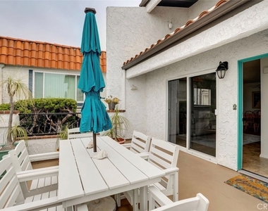 517 Monterey Lane - Photo Thumbnail 3
