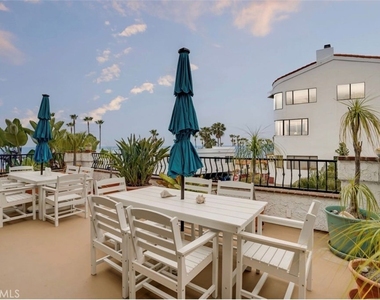 517 Monterey Lane - Photo Thumbnail 1