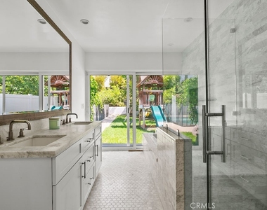 10942 Harrogate Place - Photo Thumbnail 14