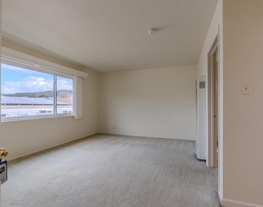 15 Santa Maria Avenue - Photo Thumbnail 2