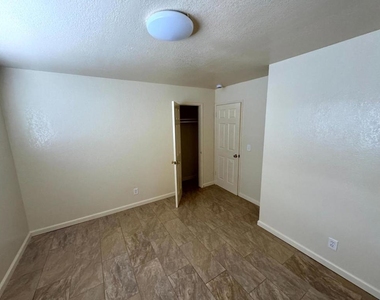 487 Larson Court - Photo Thumbnail 11
