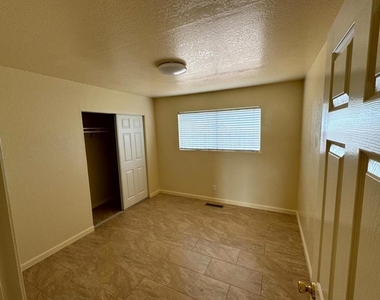 487 Larson Court - Photo Thumbnail 15