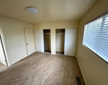 487 Larson Court - Photo Thumbnail 7