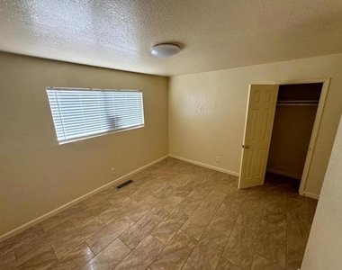 487 Larson Court - Photo Thumbnail 13