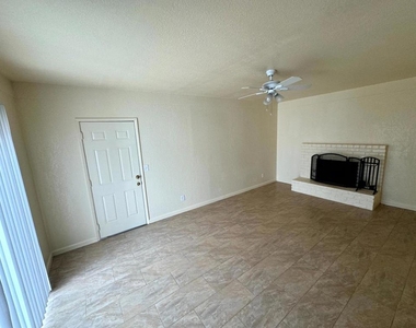 487 Larson Court - Photo Thumbnail 5