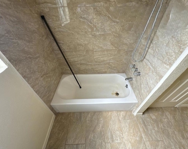 487 Larson Court - Photo Thumbnail 9