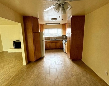 487 Larson Court - Photo Thumbnail 3