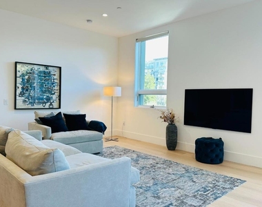 4880 El Camino Real - Photo Thumbnail 8