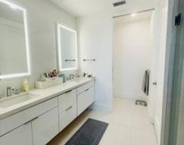 4880 El Camino Real - Photo Thumbnail 11
