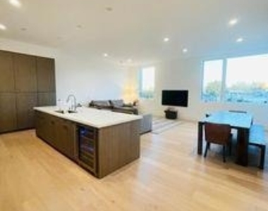 4880 El Camino Real - Photo Thumbnail 9