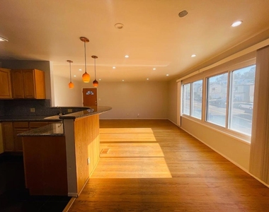 4250 Callan Boulevard - Photo Thumbnail 3