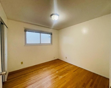 4250 Callan Boulevard - Photo Thumbnail 17