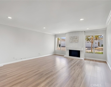 5381 Kenosha Lane - Photo Thumbnail 4
