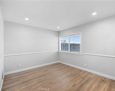 5381 Kenosha Lane - Photo Thumbnail 17