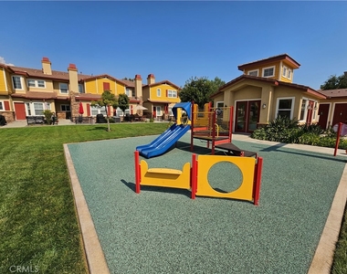 1510 Orange - Photo Thumbnail 12
