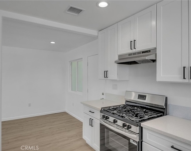 15153 Prado Court - Photo Thumbnail 12