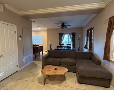 1200 E Highland - Photo Thumbnail 5