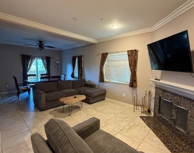 1200 E Highland - Photo Thumbnail 4