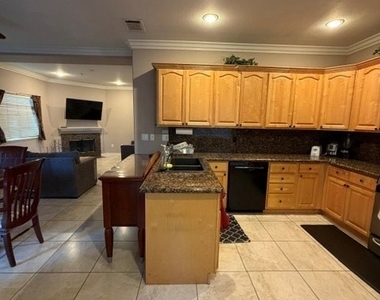 1200 E Highland - Photo Thumbnail 8