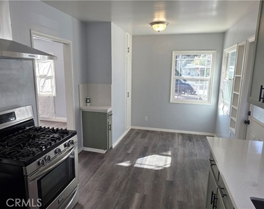 1498 Powell Way - Photo Thumbnail 6