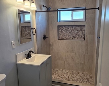 1498 Powell Way - Photo Thumbnail 15