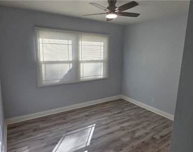 1498 Powell Way - Photo Thumbnail 10