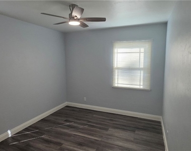 1498 Powell Way - Photo Thumbnail 8