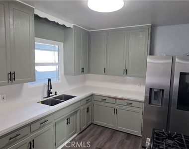 1498 Powell Way - Photo Thumbnail 4
