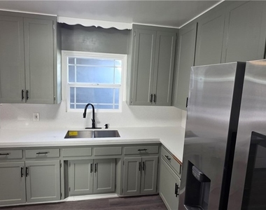 1498 Powell Way - Photo Thumbnail 5
