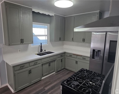 1498 Powell Way - Photo Thumbnail 2
