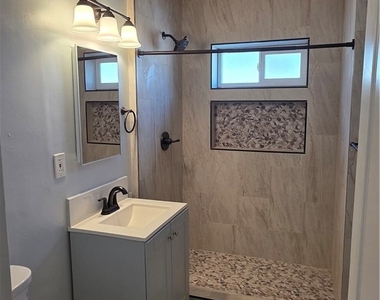 1498 Powell Way - Photo Thumbnail 14