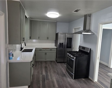 1498 Powell Way - Photo Thumbnail 3