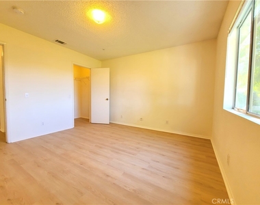 12694 Valley View Street - Photo Thumbnail 7
