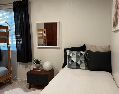 609 Karenken Pines - Photo Thumbnail 28
