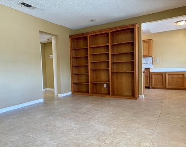 2364 San Padre Avenue - Photo Thumbnail 6