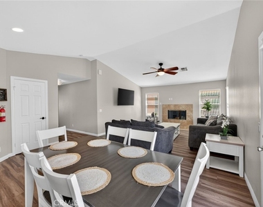 12828 Miracle Hill - Photo Thumbnail 23