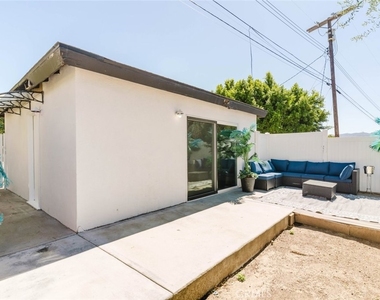 11017 Sevenhills Drive - Photo Thumbnail 12