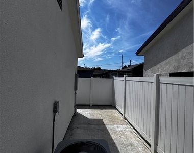 1129 N Catalina - Photo Thumbnail 10