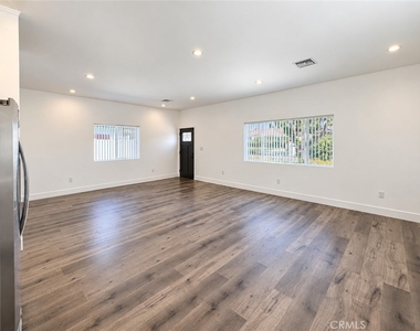 1129 N Catalina - Photo Thumbnail 1