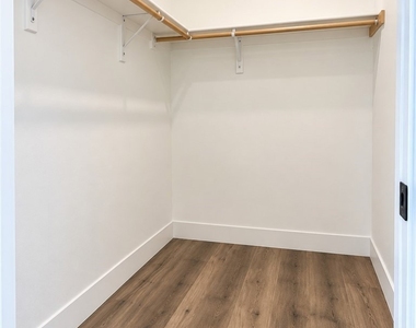 1129 N Catalina - Photo Thumbnail 6