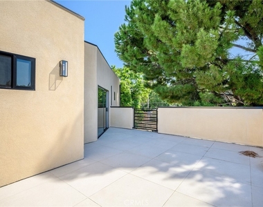 9601 N Clybourn Avenue - Photo Thumbnail 16