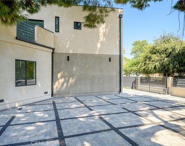 9601 N Clybourn Avenue - Photo Thumbnail 32