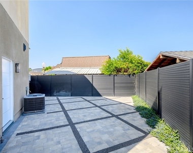 9601 N Clybourn Avenue - Photo Thumbnail 35