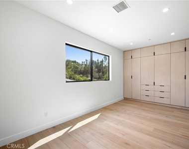 9601 N Clybourn Avenue - Photo Thumbnail 25