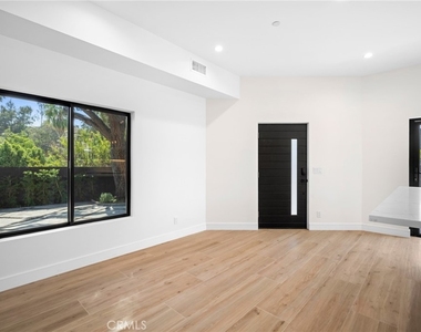 9601 N Clybourn Avenue - Photo Thumbnail 6