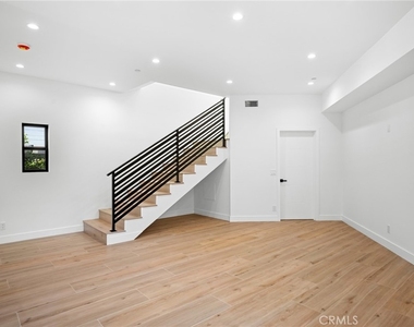 9601 N Clybourn Avenue - Photo Thumbnail 3